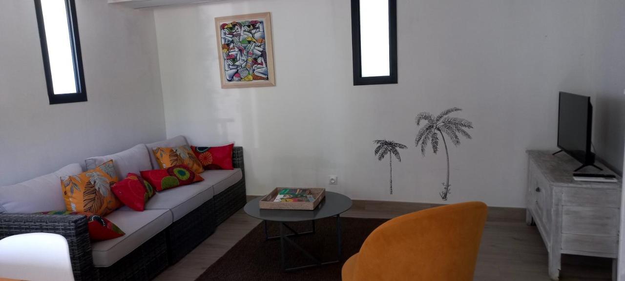 Charmant Logement Avec Terrasse Salinelles Экстерьер фото