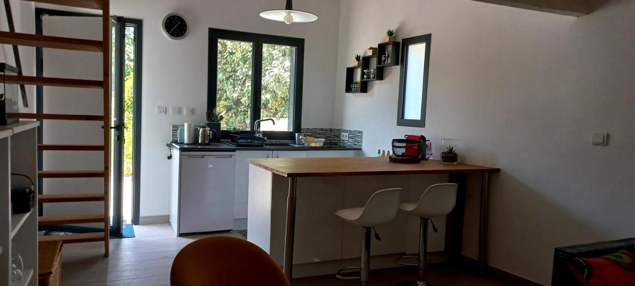 Charmant Logement Avec Terrasse Salinelles Экстерьер фото